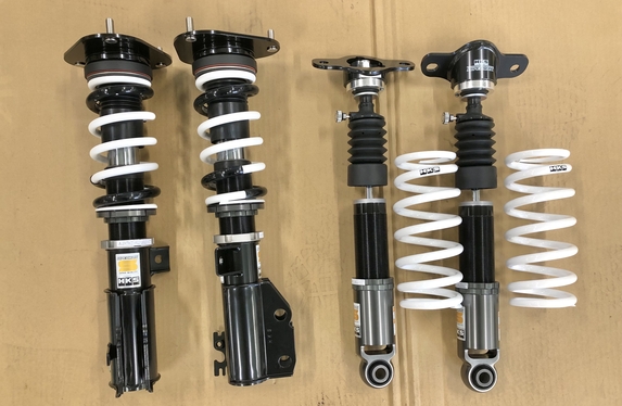 新型プリウス＆86車高調お取り付け