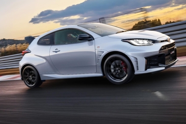 RZ“High performance” + Aero performance package［GR-DAT（8AT・4WD）］