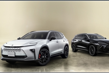 （左）：特別仕様車 ESTATE RS “THE 70th” （ベース車両はESTATE RS）