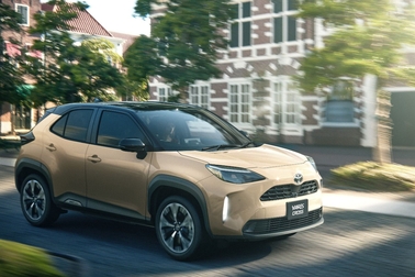 【モデル入り素材】Z（ハイブリッド・2WD）