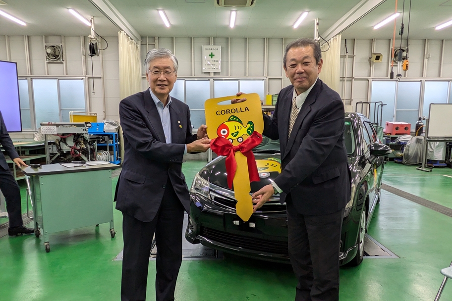 実習用車両贈呈