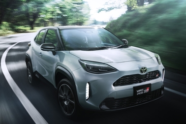 【モデル入り素材】GR SPORT（ハイブリッド・2WD）