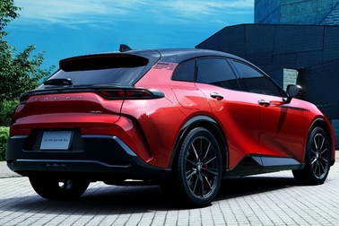 【モデル入り素材】SPORT RS（2.5Lプラグインハイブリッド車）